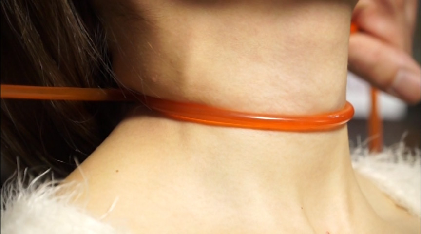 首絞め道具の種類を比較しながら限界挑戦する究極フェチ動画